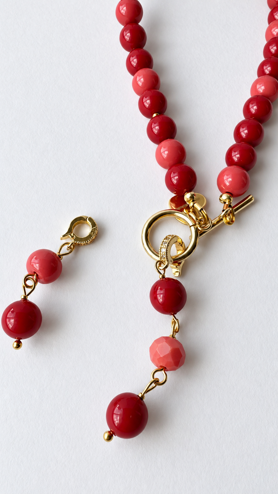 Scarlet Charm – Beaded Necklace