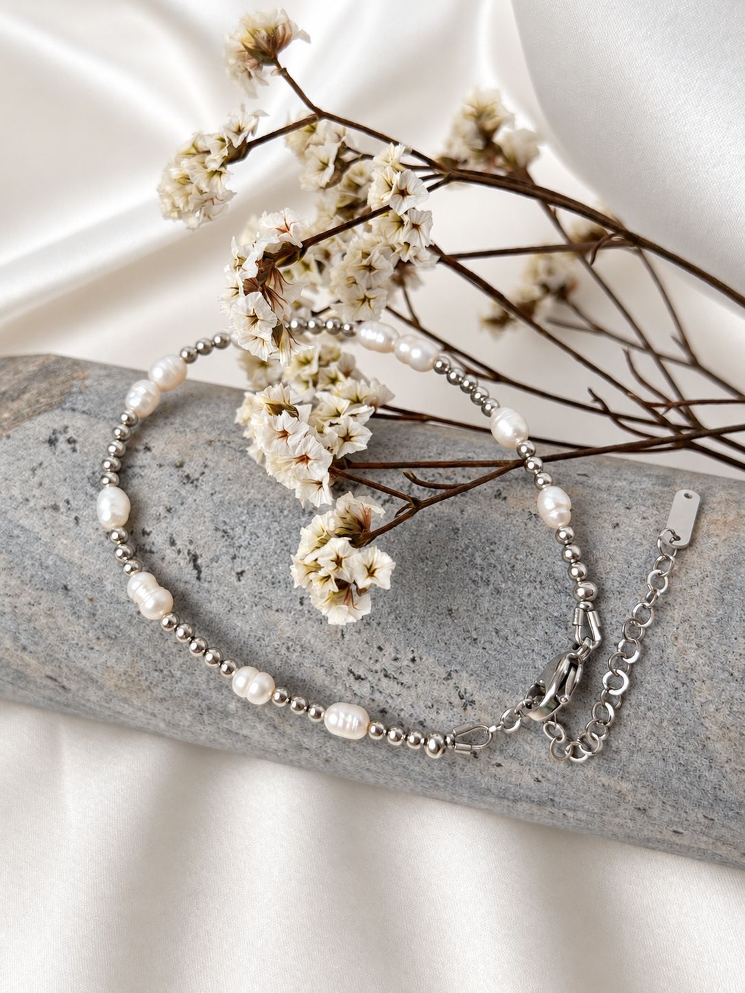 Silver Pearl Glow Bracelet