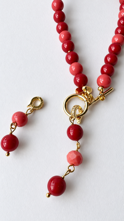Scarlet Charm – Beaded Necklace