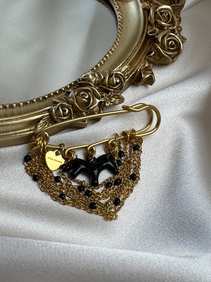 Black Horse Chain Brooch