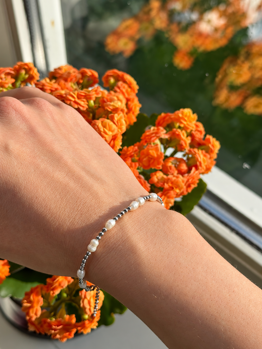 Silver Pearl Glow Bracelet